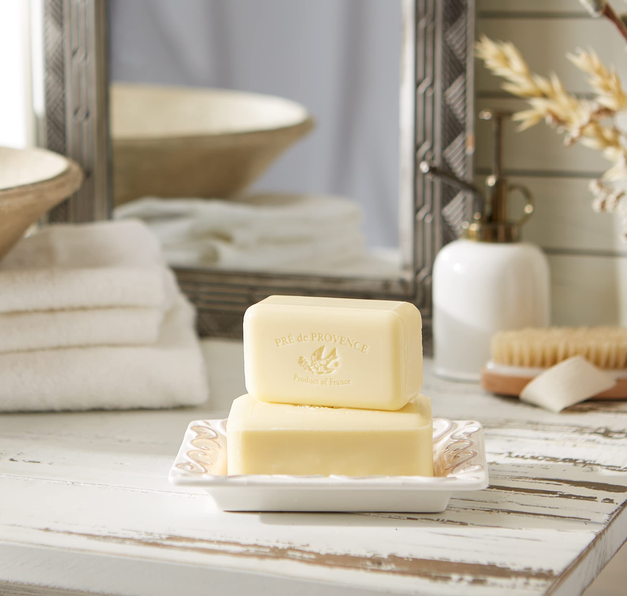 Pre de Provence Artisanal French Soap Bar Enriched with Shea Butter, Agrumes, 150 Gram